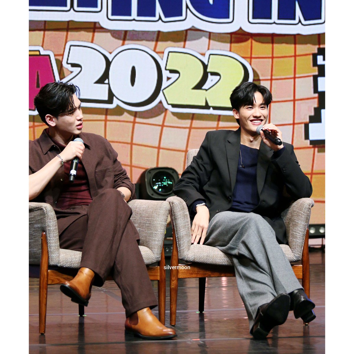 2silver_moon's tweet photo. #TayNewFMKorea2022 
#Tawan_V #Newwiee https://t.co/hr5YTcuuEu