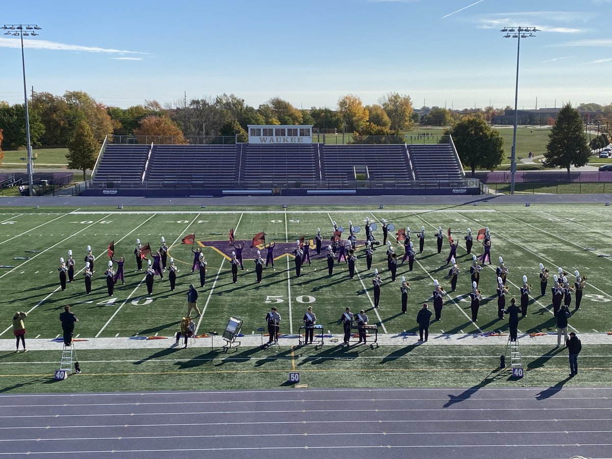 JaysonGerth's tweet photo. Beautiful day for marching bands across southern Iowa! Clarke of Osceola’s “Greatest Showman” is sounding great today. ⁦@IowaHSMA⁩ https://t.co/X4W7ayrvLf