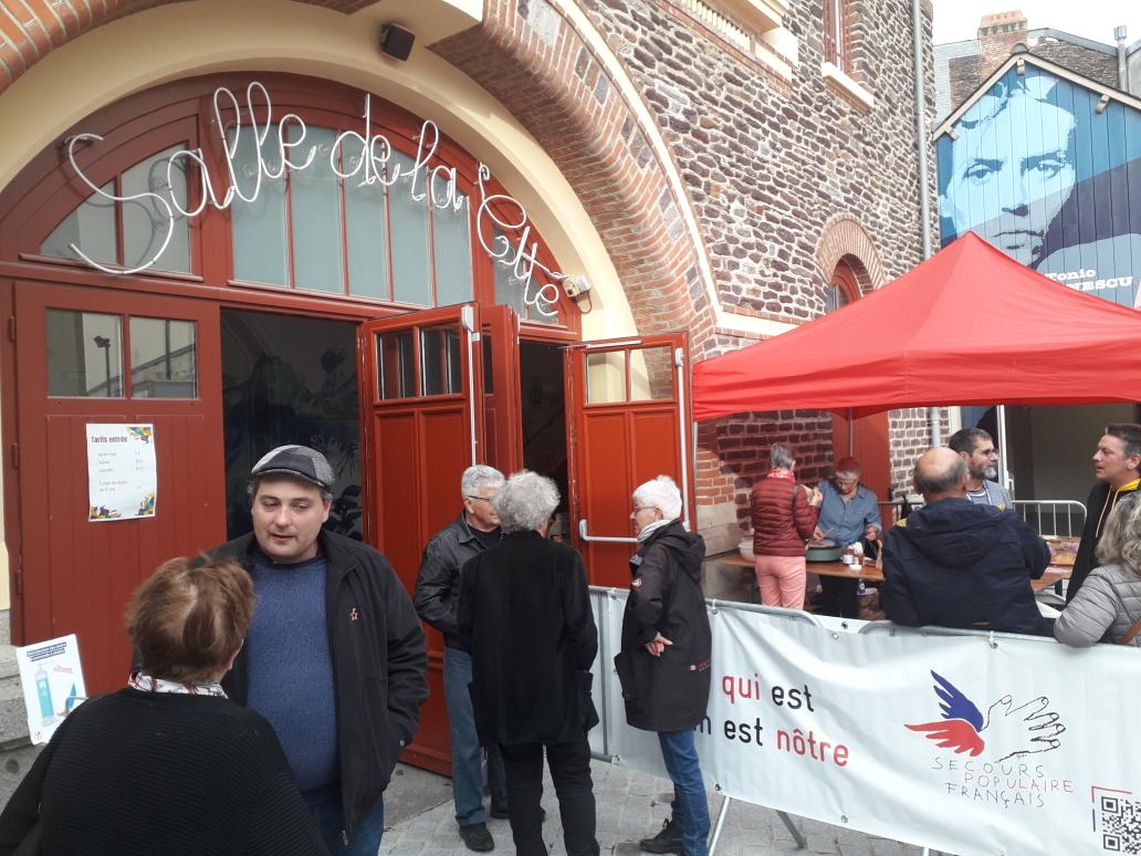Rendez-vous salle de la cité pour célébrer cinquante ans de solidarité et de partage de guerre à la misère ! Vienne le jour où chacun.e pourra vivre à pleine vie, quelque soit son âge et son histoire <a href="/Secourspop35/">Secours populaire 35</a>