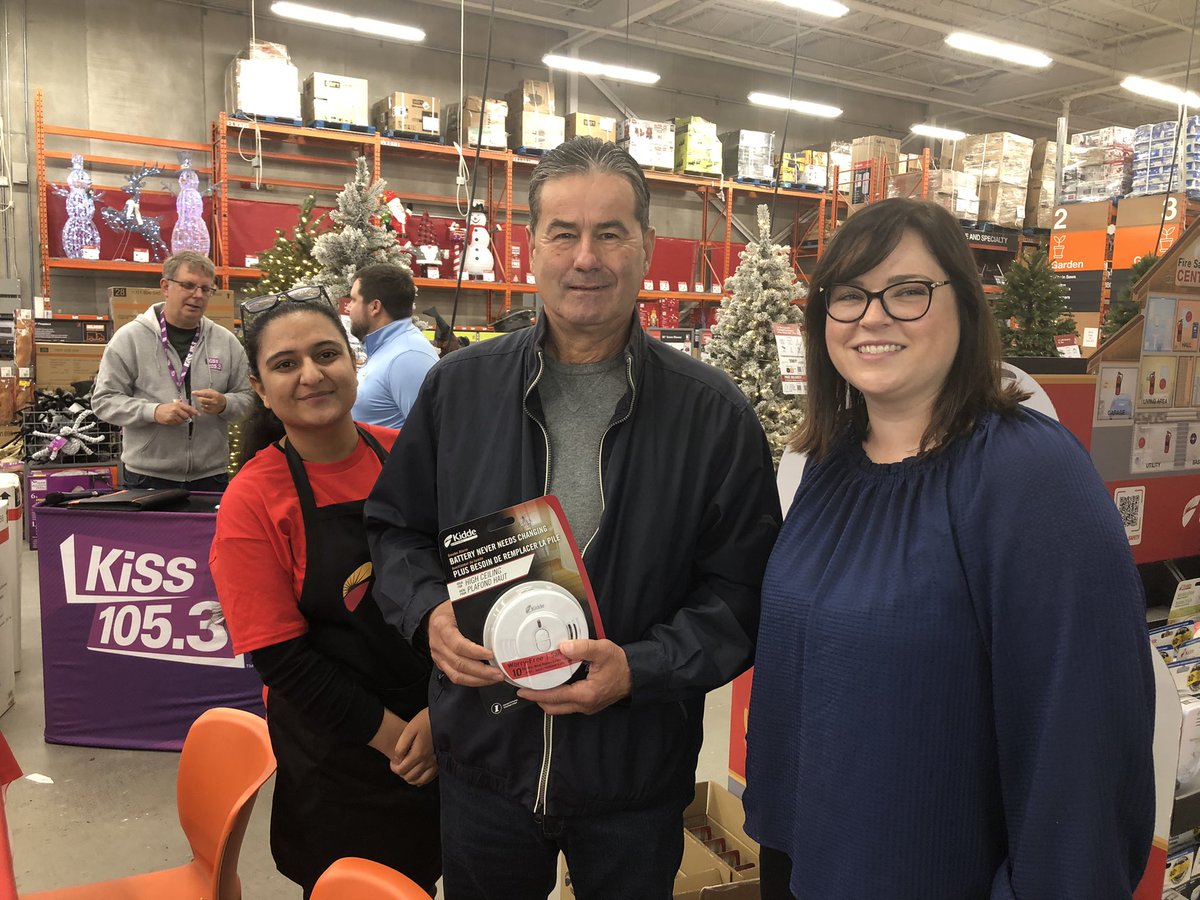 CGSFireServices's tweet photo. Join #Kidde,#Kiss1039 and #FirePrevention at Home Depot. First 60 people to show a picture of their smoke alarm get a free one. @GreaterSudbury @KiddeCanada @kisssudbury @ropes1175 https://t.co/yZ0gwS6L47
