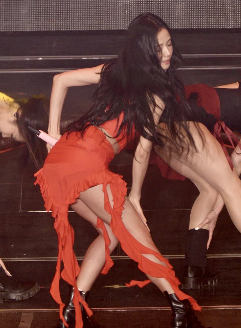 jisoosjpg's tweet photo. https://t.co/n18khrqY3X