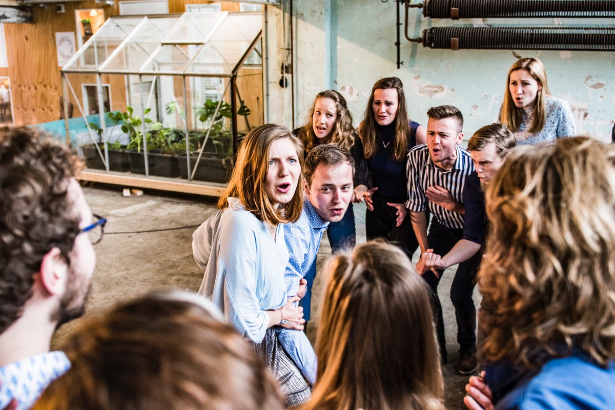 Ben jij 18-25 jaar, woon je (in de buurt van) Arnhem en houd je van zingen? Dan heeft Vocal Vibes - naast mooie plannen - een leuk cadeautje voor jou: GRATIS deelname aan een zangactiviteit naar keuze! Kijk snel wat er voor jou allemaal te zingen valt: mailchi.mp/2b26d4476961/1…