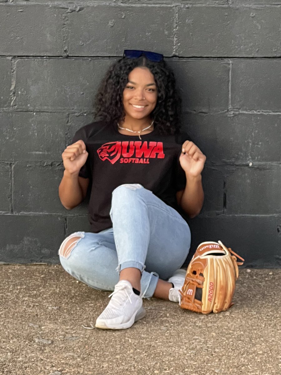 GraceHu2023's tweet photo. I’m so excited to announce that I will be furthering my academic and athletic career at The University of West Alabama! @UWA_Softball I am beyond grateful for this opportunity❗️🤍 https://t.co/M07iD6FMrJ
