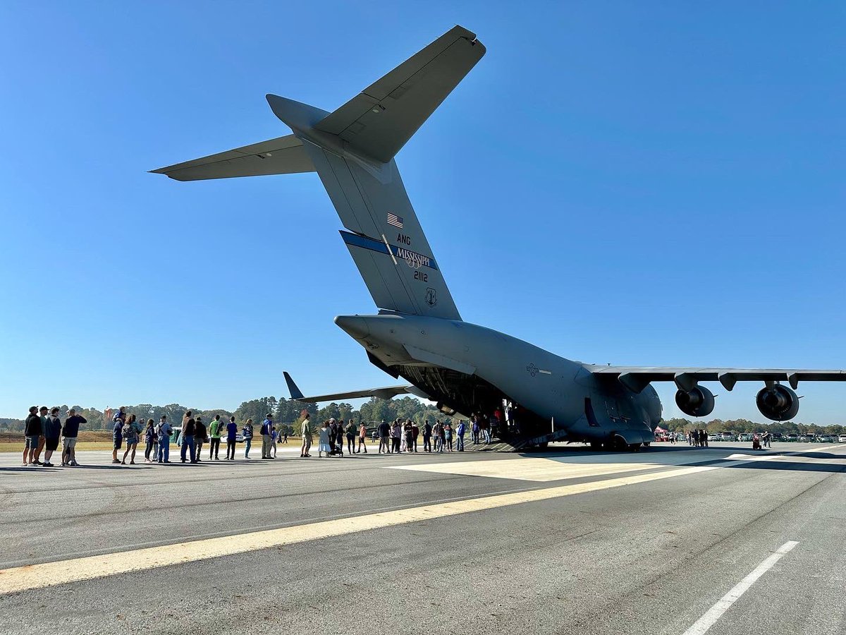 If you’re coming out to the show today or tomorrow, be sure to check out the C-17 Globemaster III! It’s on static display and open for you to walk through.