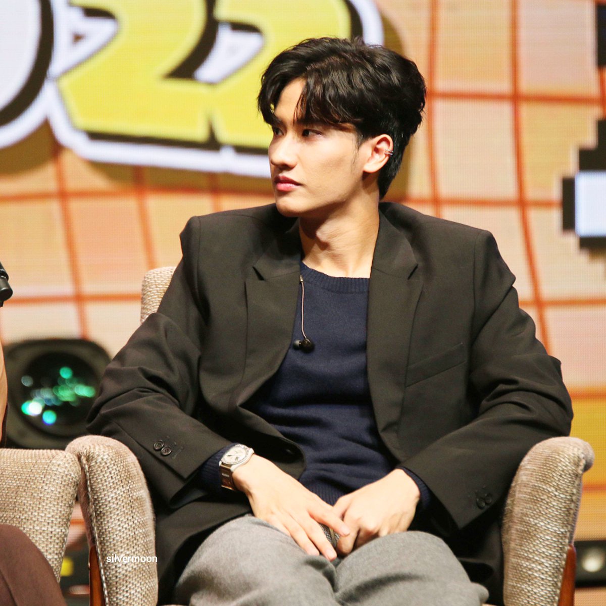 2silver_moon's tweet photo. #TayNewFMKorea2022 
#Tawan_V https://t.co/k3v96cTYQ0