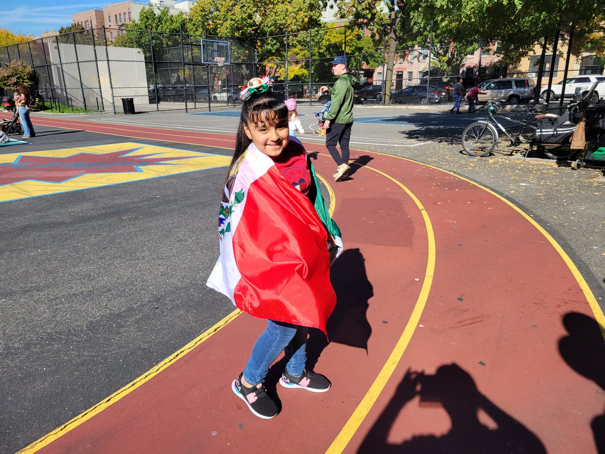 HeyBccs's tweet image. buenos dias a nuestra gente! estamos aquí en bccs preparándonos para nuestras actuaciones de herencia hispana / latinx. ¡¡vamos!! @CommunitySupt16 @D16LEADS @NequanMclean @stefanizinerman @OsseChi #welovebccs