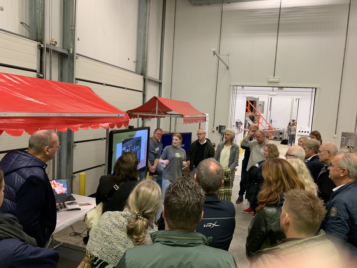 WytskeT's tweet photo. @Cyrille_72 @Yuverta1 @mbohelmond @FoodTechPark @DutchFoodWeek @mbohelmond ook goed vertegenwoordigd door enthousiaste studente die vertelde over o.a. de pop up store 😃👍. https://t.co/RveIOy7WBN
