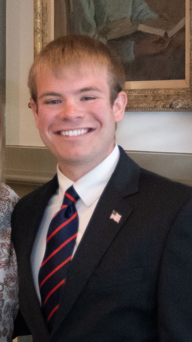 ULmCenter's tweet photo. Freshman Spotlight π€© Dyllan Tipton ('26), of Taylorsville, Ky., is studying political science. This month, he is serving as the freshman representative on the McConnell Scholars Council! #McScholars #McFreshman https://t.co/4N8ryHlNb8