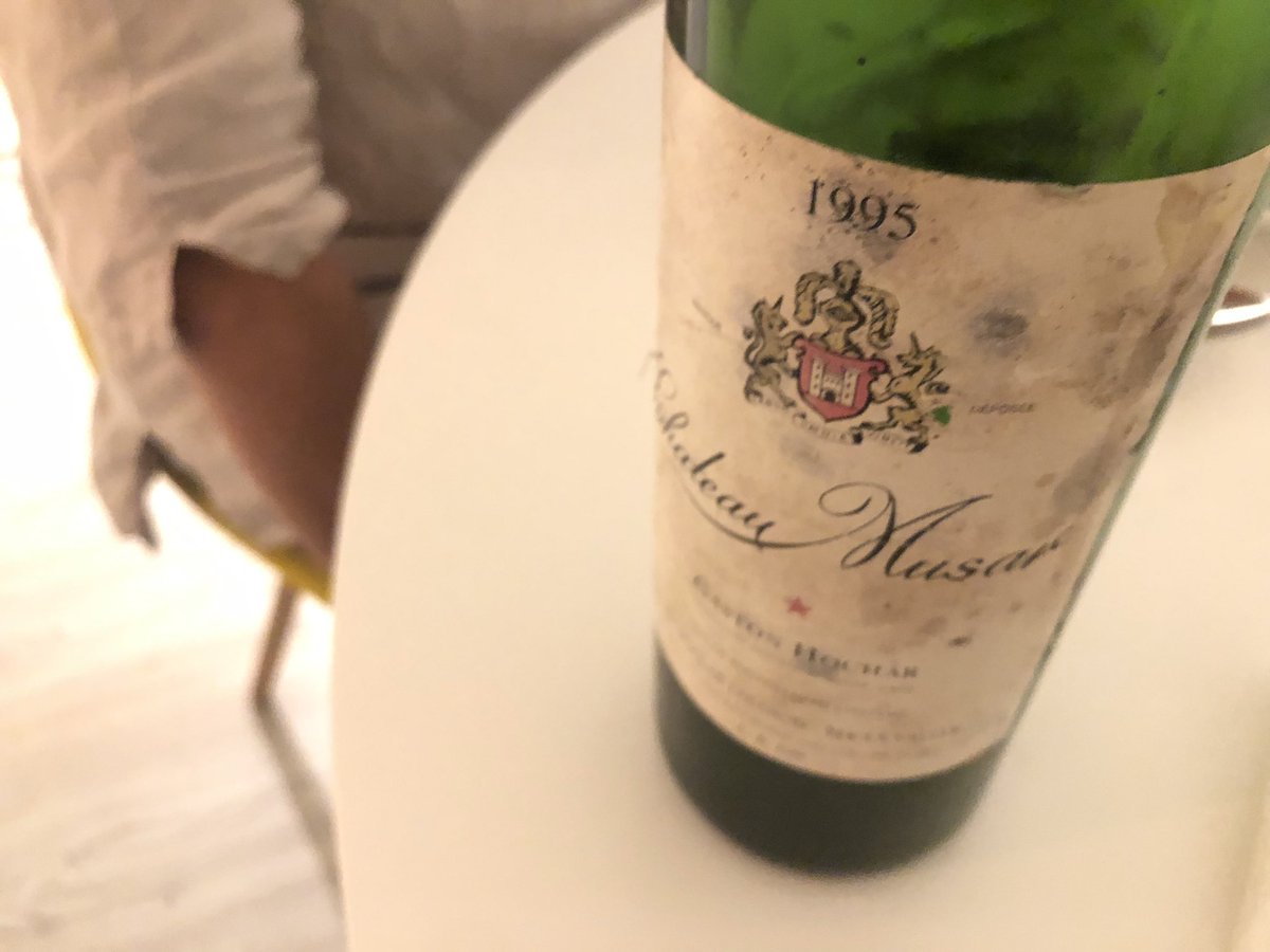 Um dos grandes clássicos do mundo.  Às cegas parece um bom Bordéus.