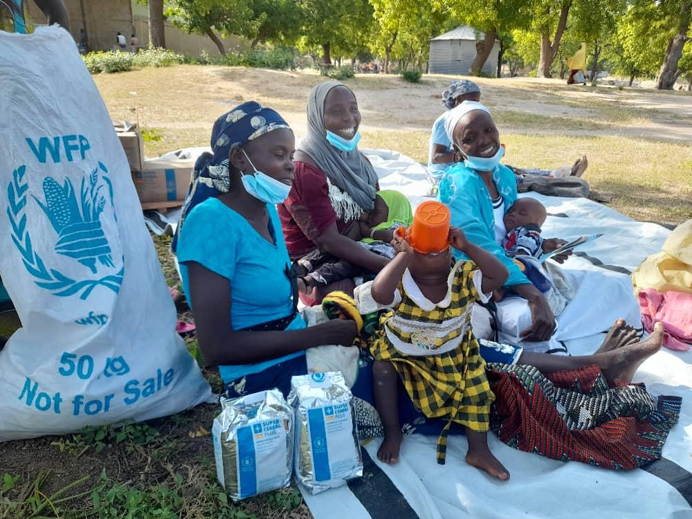 #Cameroon🇨🇲 With support from @FRauCameroun🇫🇷 @WFP resumed provision of this nutritious porridge (Super Cereal Plus) to children aged 6 to 23Months in the #Minawao camp #WFP Plans to reach 15000+ beneficiaries with the porridge in FN region #LeaveNoOneBehind #SavingLives