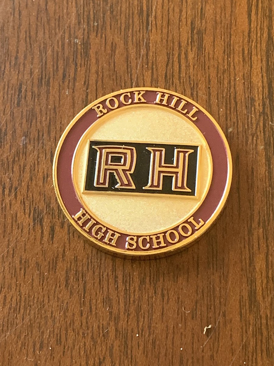 mdgray2008's tweet photo. @OzzieAhl2 @RHHSIB @RockHillSchools I received my first Bearcat Coin this week!  It is such awesome way to acknowledge the efforts of others who are going above and beyond to support students and other faculty and staff - can’t wait to pass it on! Thanks Mr. Young. #BearcatFamily https://t.co/3LRYQlVANk