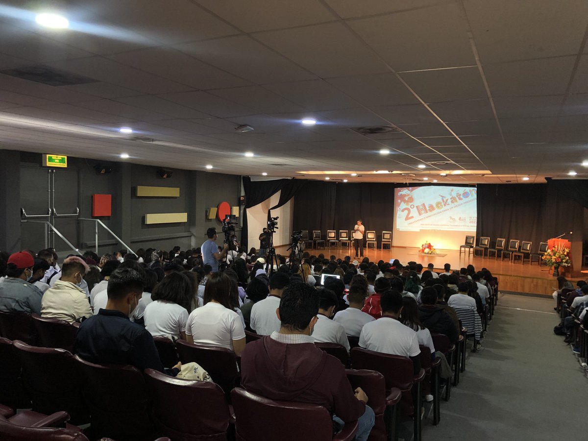 josuelugo's tweet photo. #HackaPoli en su versión 2022. Con mucha emoción iniciamos. 

Manden su buena vibra 🫶 https://t.co/bgXm7byh1R