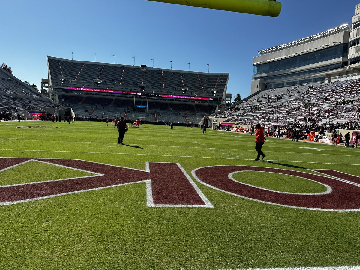 CFBcauldron's tweet photo. Here at Lane Stadium 🦃 https://t.co/AvGQdUc6nN