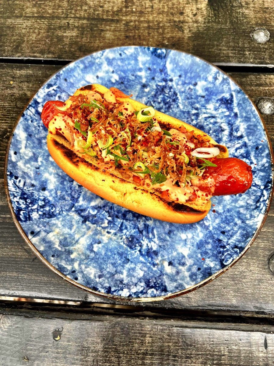 Kimchi Dawg 2.0- bulgogi sauce glazed dawg, gochujang and sesame mayo, chopped kimchi, crispy shallots, gochugaru

<a href="/BloodBrothersTO/">Blood Brothers Brewing</a> #beastatbloodbrothers