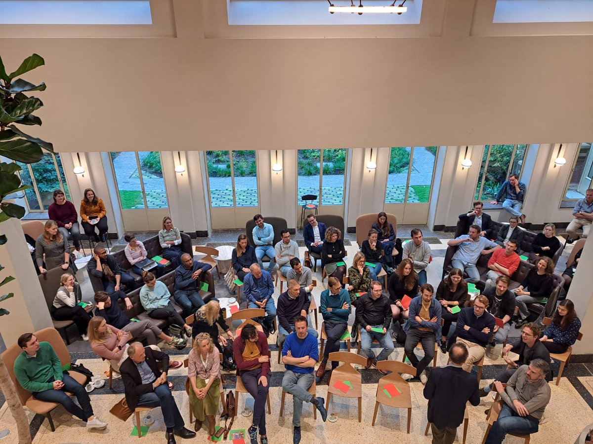 Supertrots op de gemeenteraad en griffie van Leiden die vandaag met elkaar een goede en gezellige raadsdag hadden. Klaar voor een mooie raadsperiode met het college en de stad! #Leidendatzijnwij