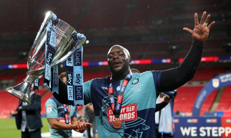 cmdotcom's tweet photo. 'Big' #Akinfenwa dal calcio al wrestling: bomber del Wimbledon da 104 chili, ora il ring
https://t.co/EbGz6lHsvN https://t.co/pmgRgO0k9g