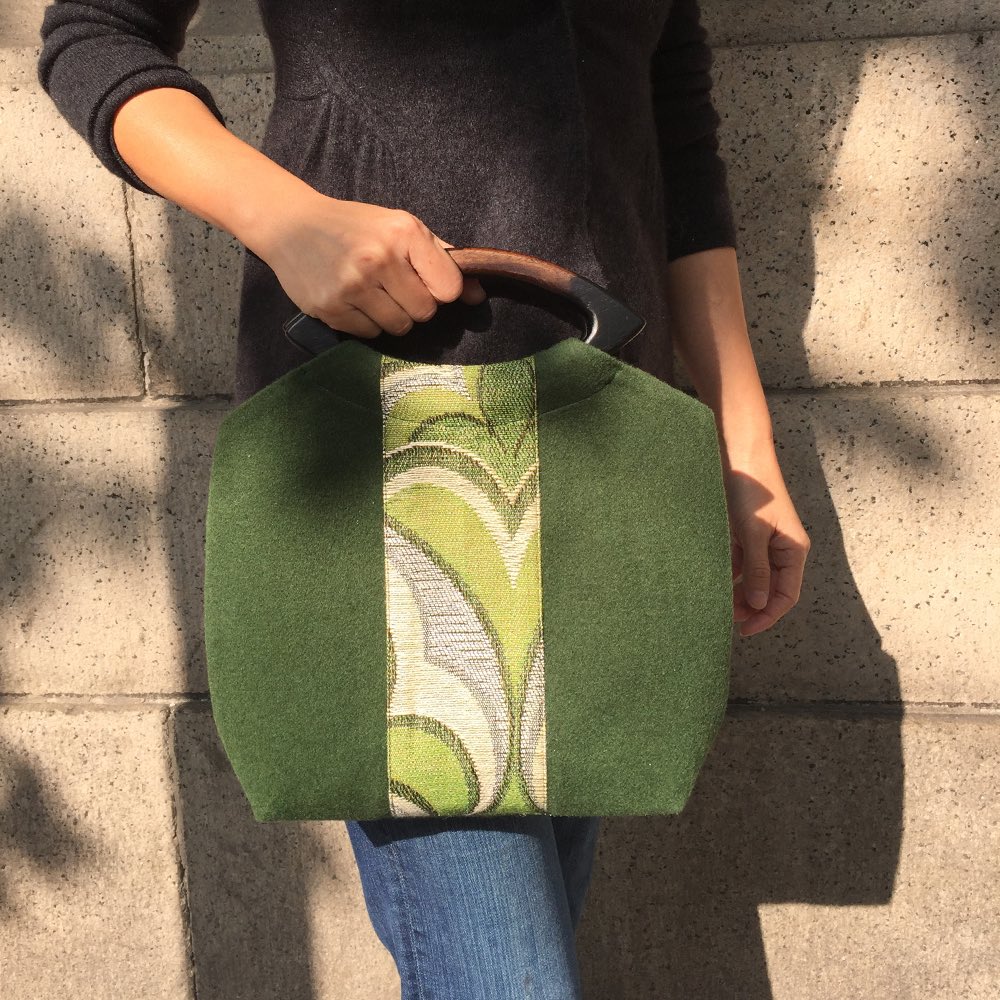 suzhou_cobblers's tweet image. Wool bag from Suzhou Cobblers.

#earthycolors #woolpurse #tranditionalbag #casualbag #winterbag #woolbag #antiquematerials #oneonly #woolyarn #handmadebag