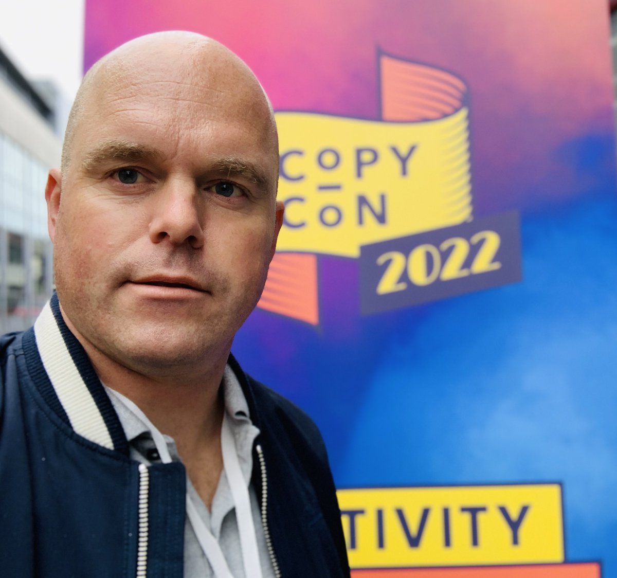 elliscopywritin's tweet image. Enjoyed #copycon22 in Brighton yesterday. Every talk had something to take away and implement. 

Met some friendly copywriters, chatted, mistakenly drank a non-alcoholic beer (props to Becks Blue) and got #copydeck, a ‘Comma’s Against Grammanity’ type game.