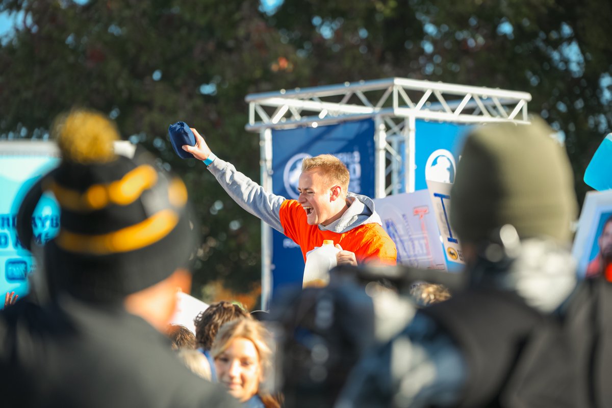 Illinois Athletics tweet media