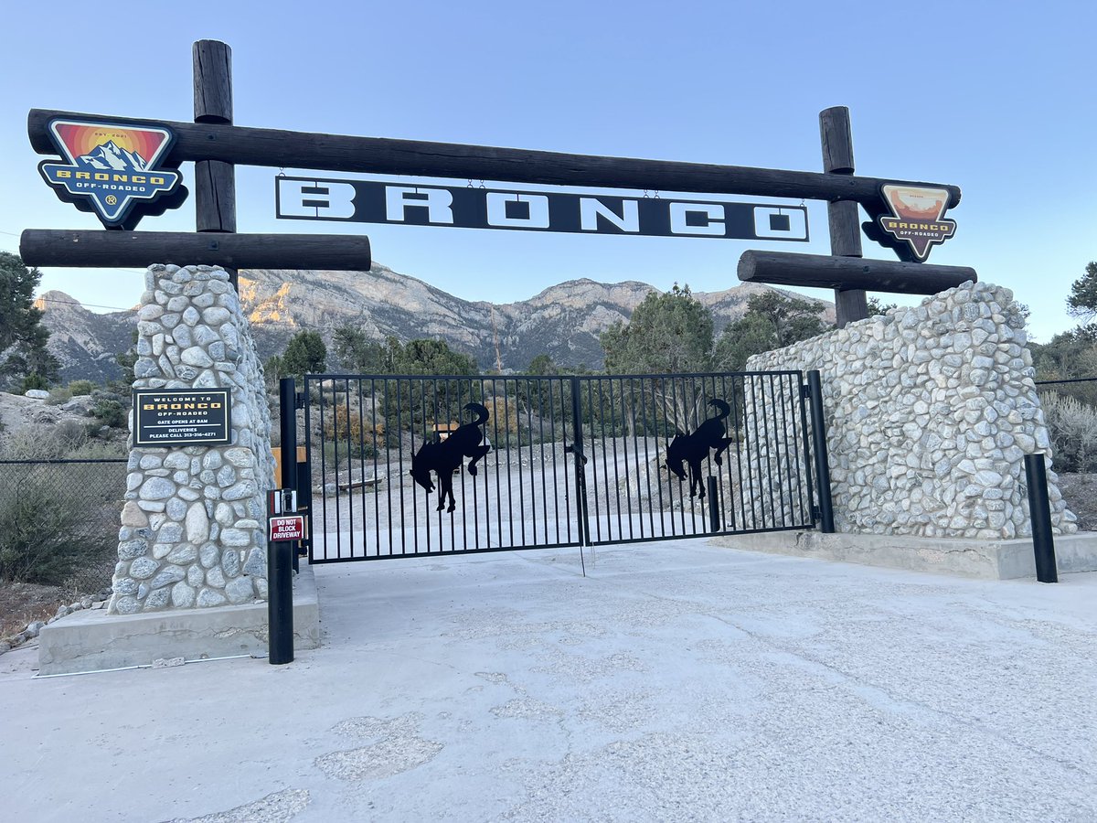 carguy_1970's tweet photo. #bronco #offroadeo fun day ahead. https://t.co/9796IVJA4c