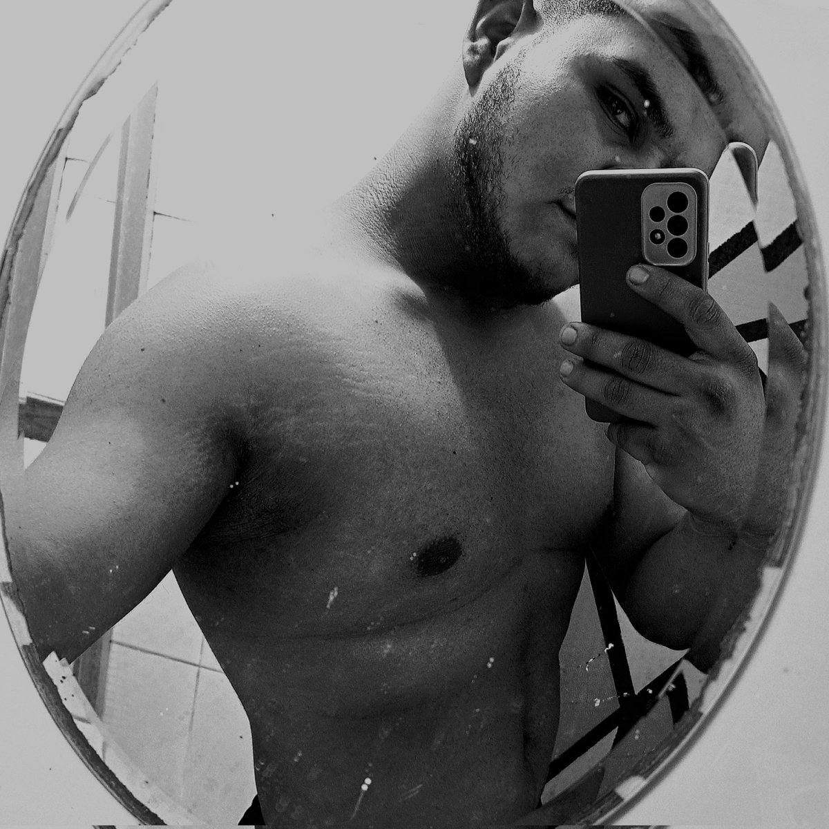 osvi_murillo69's tweet photo. #NuevaFotoDePerfil https://t.co/YwPaJYGaaU