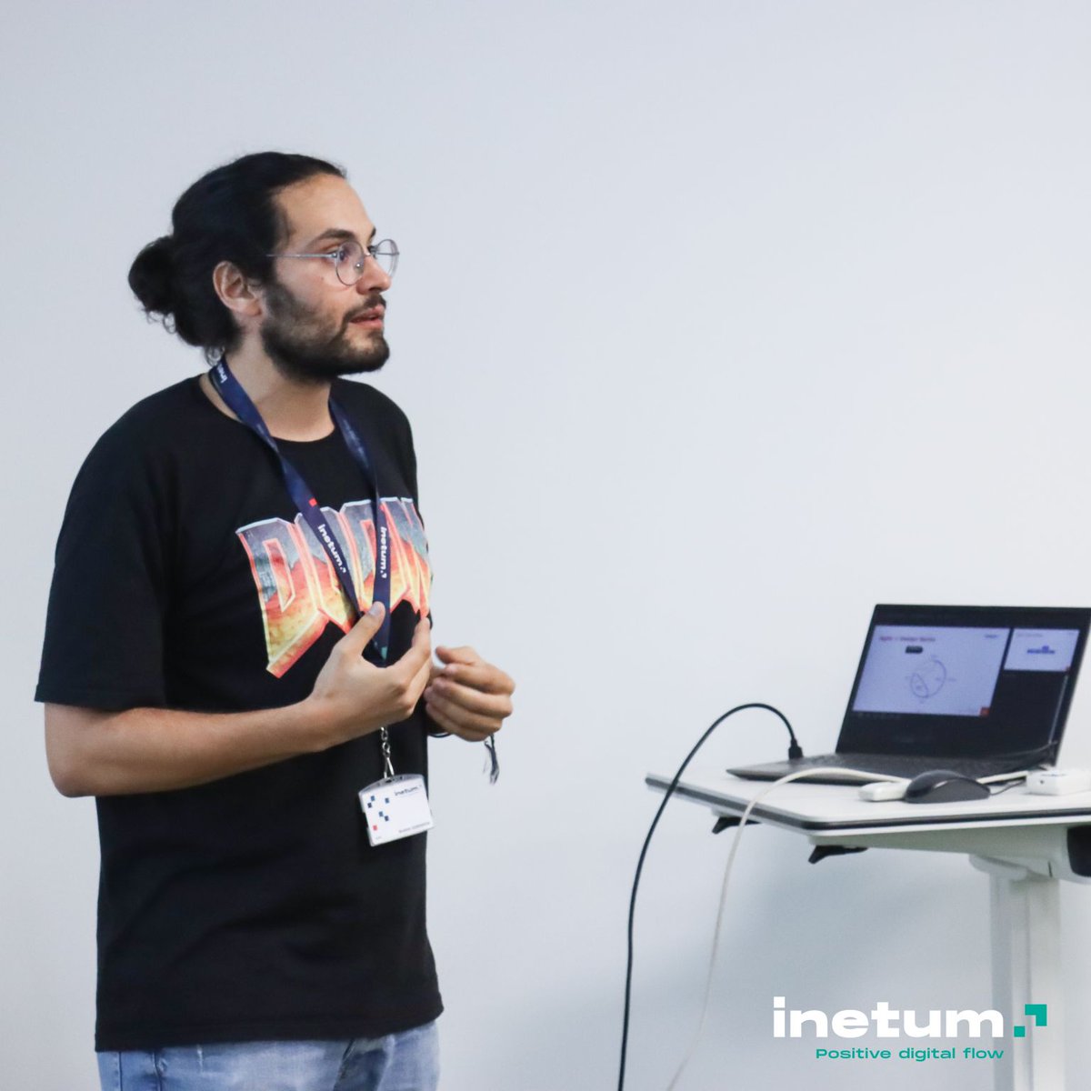 alpha2051's tweet photo. I'm very happy to present and talk about #designsprint with my colleagues and my friends in @inetum_tn  @inetum_world .
For me, it's a pure pleaser 😁

Special thanks to Skander Ben Moussa 
Photos by: Akram Rezig

#uxdesigner #desingsprint #inetum https://t.co/Moj7m5zBxk