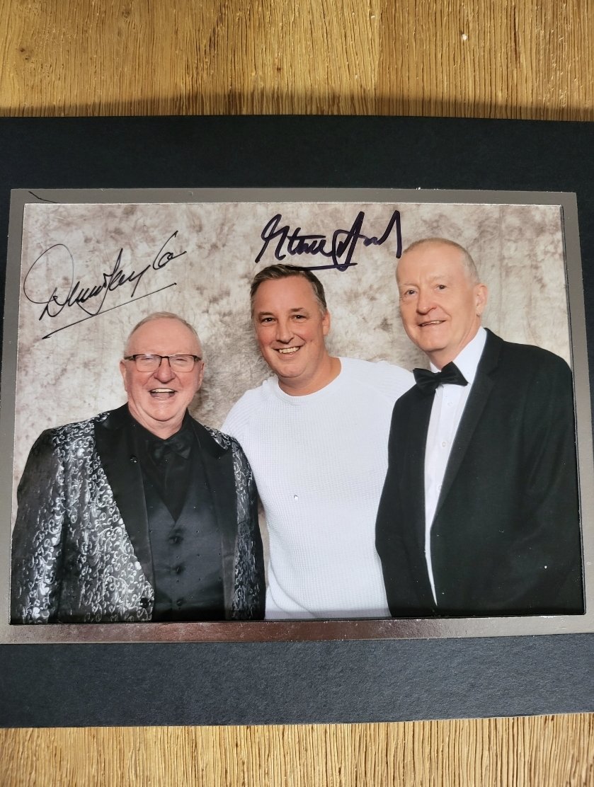 Great night meeting 2 legends of the game, 36 years between the two pics lol....<a href="/dennistaylor147/">Dennis Taylor</a> and <a href="/SteveSnooker/">Steve Davis</a> the sole reason I ever picked up a cue wanted to play snooker.