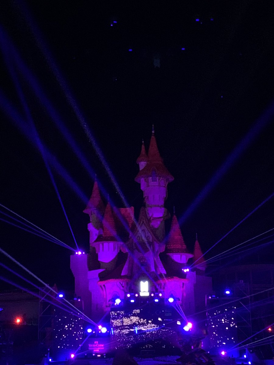 toniepops's tweet photo. #lotteworld #PurpleLightsUp #afterparty https://t.co/Qt5Eh1fX7I