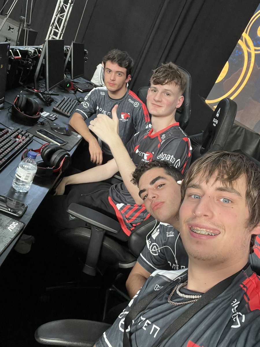 kacpii 𖤐 tweet media