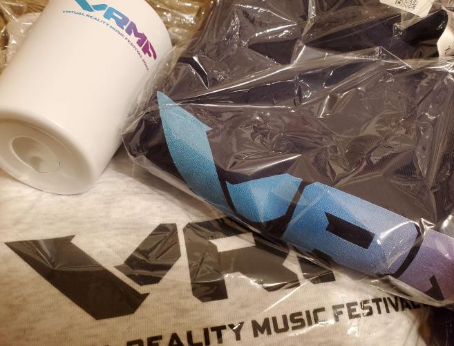 NHR_KOUTA's tweet photo. VRMFのリアルグッズ届いたよー！ﾜｲﾜｰｲ https://t.co/7NI9cQ1uK6