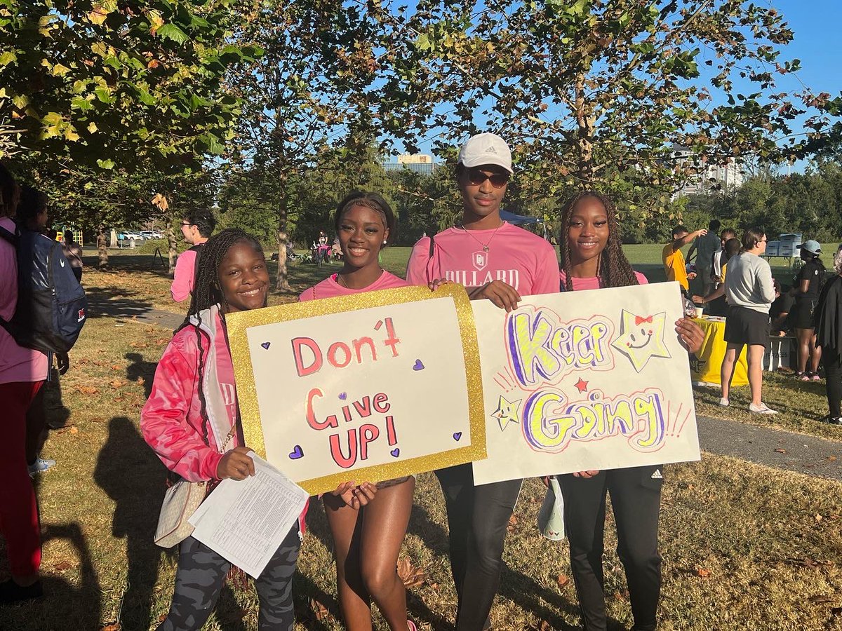 _thetrackcoach_'s tweet photo. We outside.. supporting our community #bleudevilstrack https://t.co/vCWJ7A0Eso