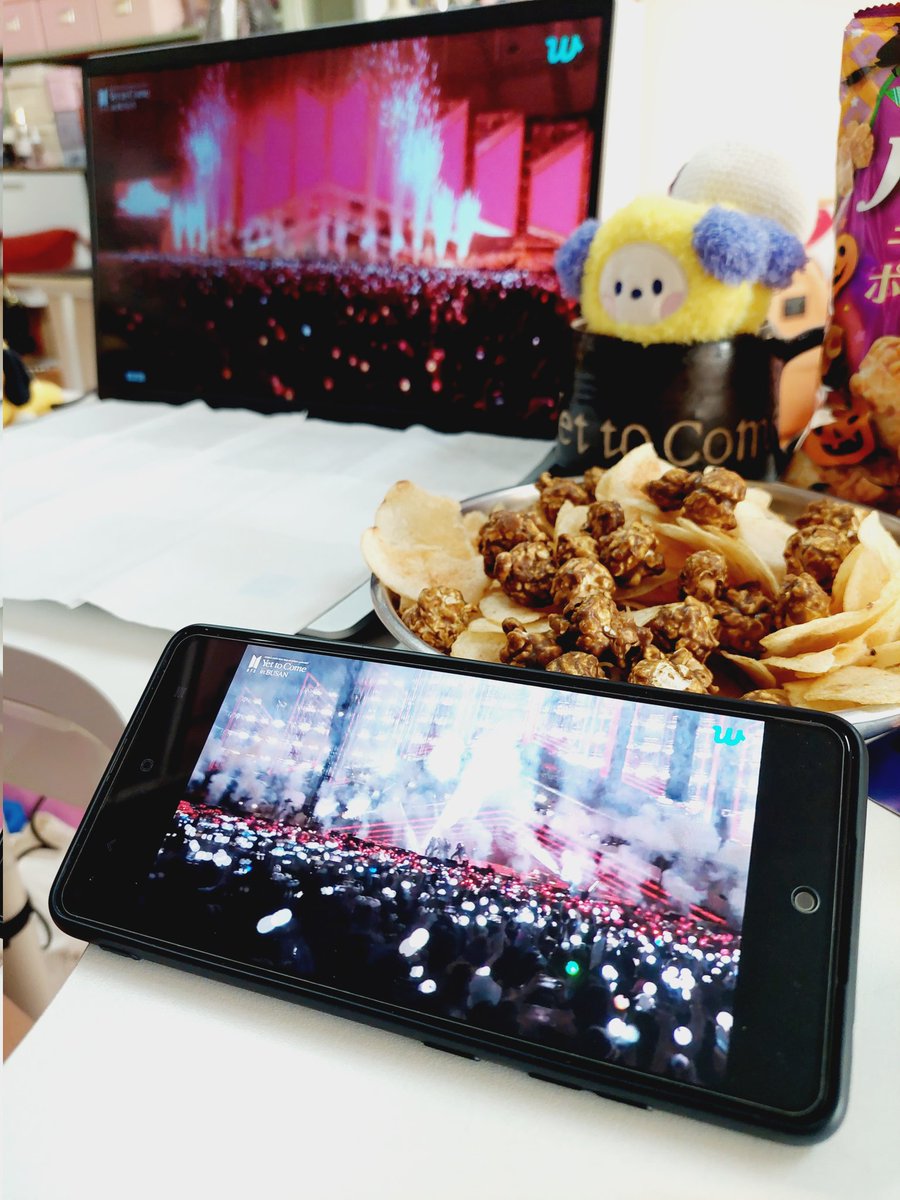 kumelight's tweet photo. BTSBUSANLIVE free live u cab join the live at home！sooooo happy and excited！greatBTS  #BTS_YetToCome_Wevers_Live #BTSYetToComeinBusan #BTS_YetToCome_in_BUSAN #BTSARMY https://t.co/9iNuEk4kQG
