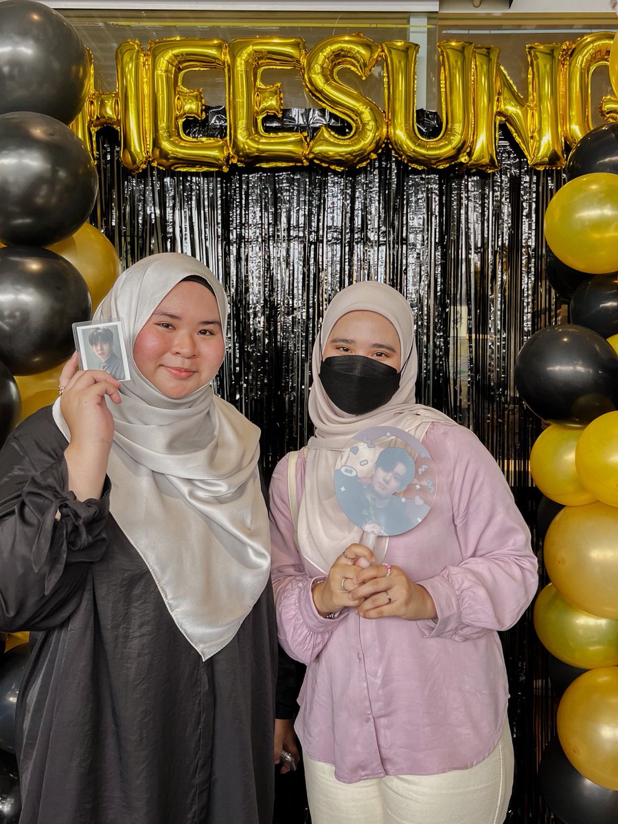nrfatinltfi's tweet photo. had so much fun meeting my pretty engenes today. i just hope i’m not too shy next time to approach people first 😭 love you guys sm ❤️
#LightOfOctober #EuphoricVirtuosoinKL https://t.co/1lvP2dNRGU