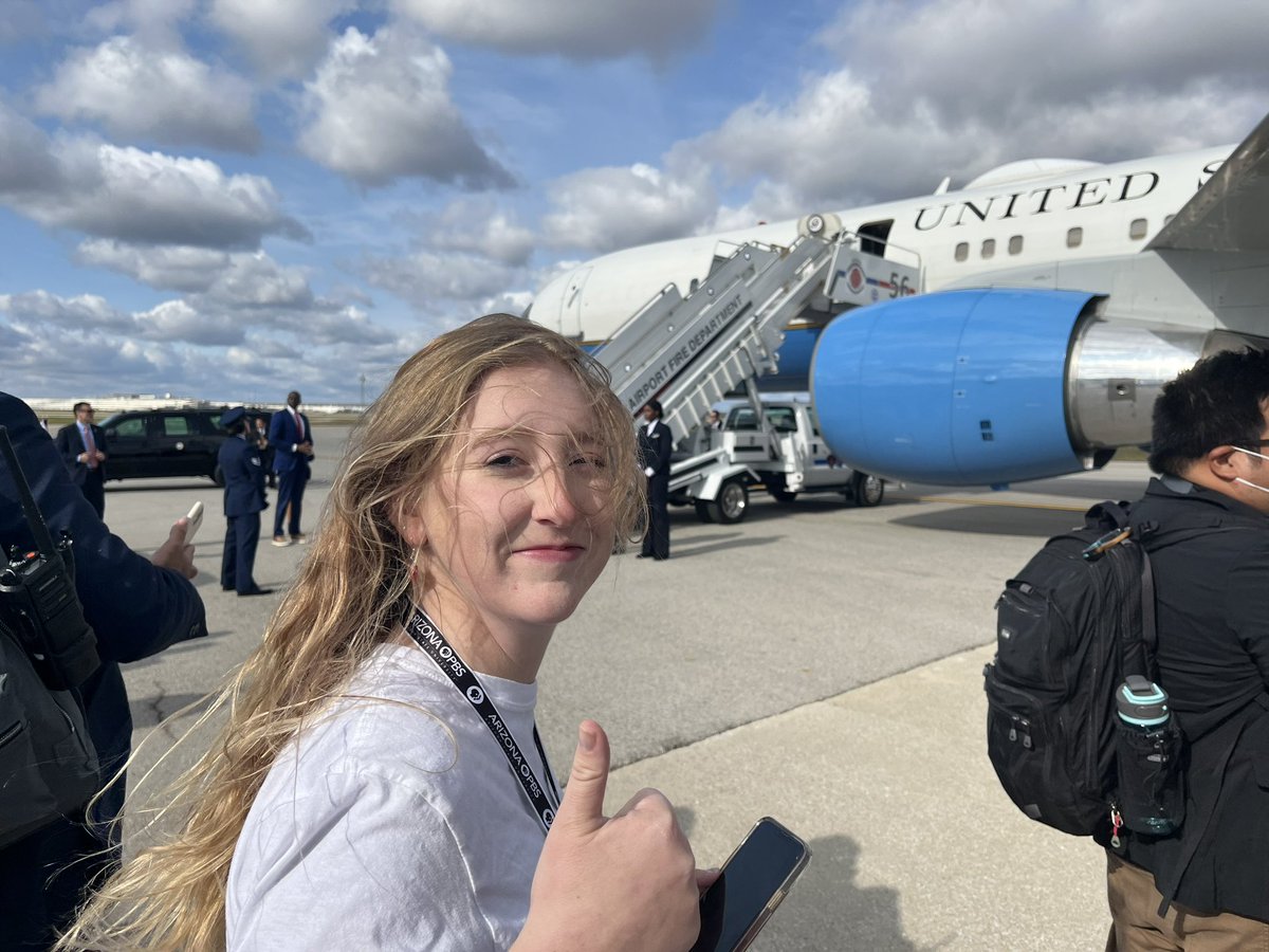 Just a little real world application of broadcast journalism. Go Dakota Go! #VP #presspool <a href="/royaloakschools/">Royal Oak Schools</a> <a href="/WOAKTV/">WOAK-TV RO Schools</a> <a href="/ReportingLabs/">PBS News Student Reporting Labs</a>