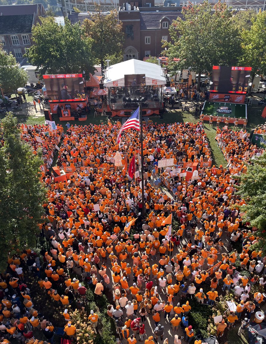Orange as far as the eye can see 🍊

You’ve done it again, Knoxville 👏