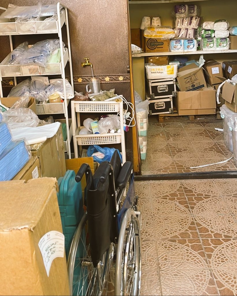 معالي وزير الإسكان
معالي وزيرة التنمية
ارفق لكم صور المقر الحالي لجمعية إحسان الخيرية لخدمة المسنين ، يحتاجون لقطعة أرض تحتويهم ، الجمعية تخدم المسنين في جميع أنحاء السلطنة ، المسنين بحاجة للرعاية وأنتم تعلمون بذلك ، ساعدوهم ، الأخت جوخة الفارسي رئيسة جمعية إحسان 99345183