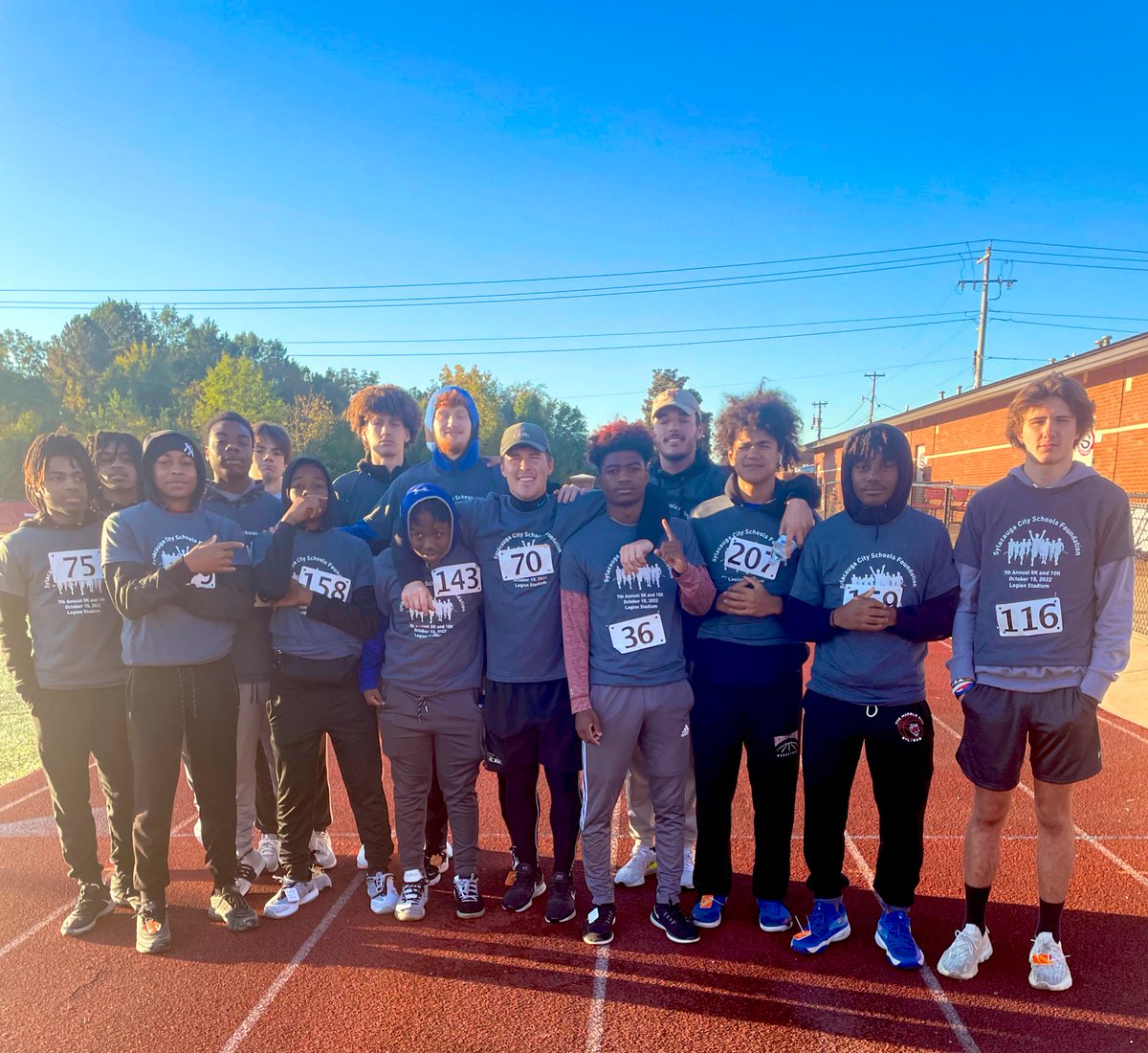 SYL_BKB's tweet photo. Great conclusion to our preseason conditioning! @FoundationSCS 5k Run!

Results-
@Jay_Camp2 1st place overall 
Malik Sparks 2nd place overall
Malik Grayson 3rd place overall
Kaleb Fisher 1st place - 14yr old division
#BestIsTheStandard #ProgramFirst #AggiePride https://t.co/qlbtuyopcn