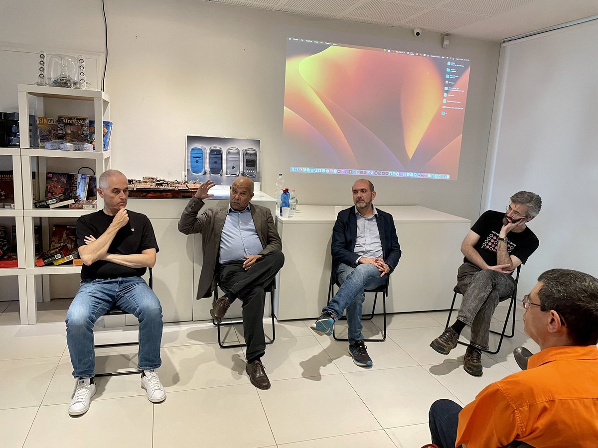 AllAboutApple Museum tweet media