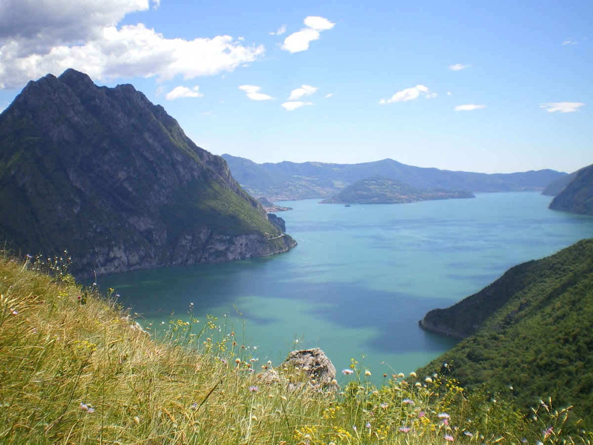 Domenica 16 ottobre, dalle ore 13:30, la Chiesa di San Defendente ospierà la "1° castagnata più panoramica del lago d’Iseo" 
Info: visitlakeiseo.info/.../1-castagna…
Il sentiero visitlakeiseo.info/.../sentiero-d…
#soltocollina #visitlakeiseo #inlombardia