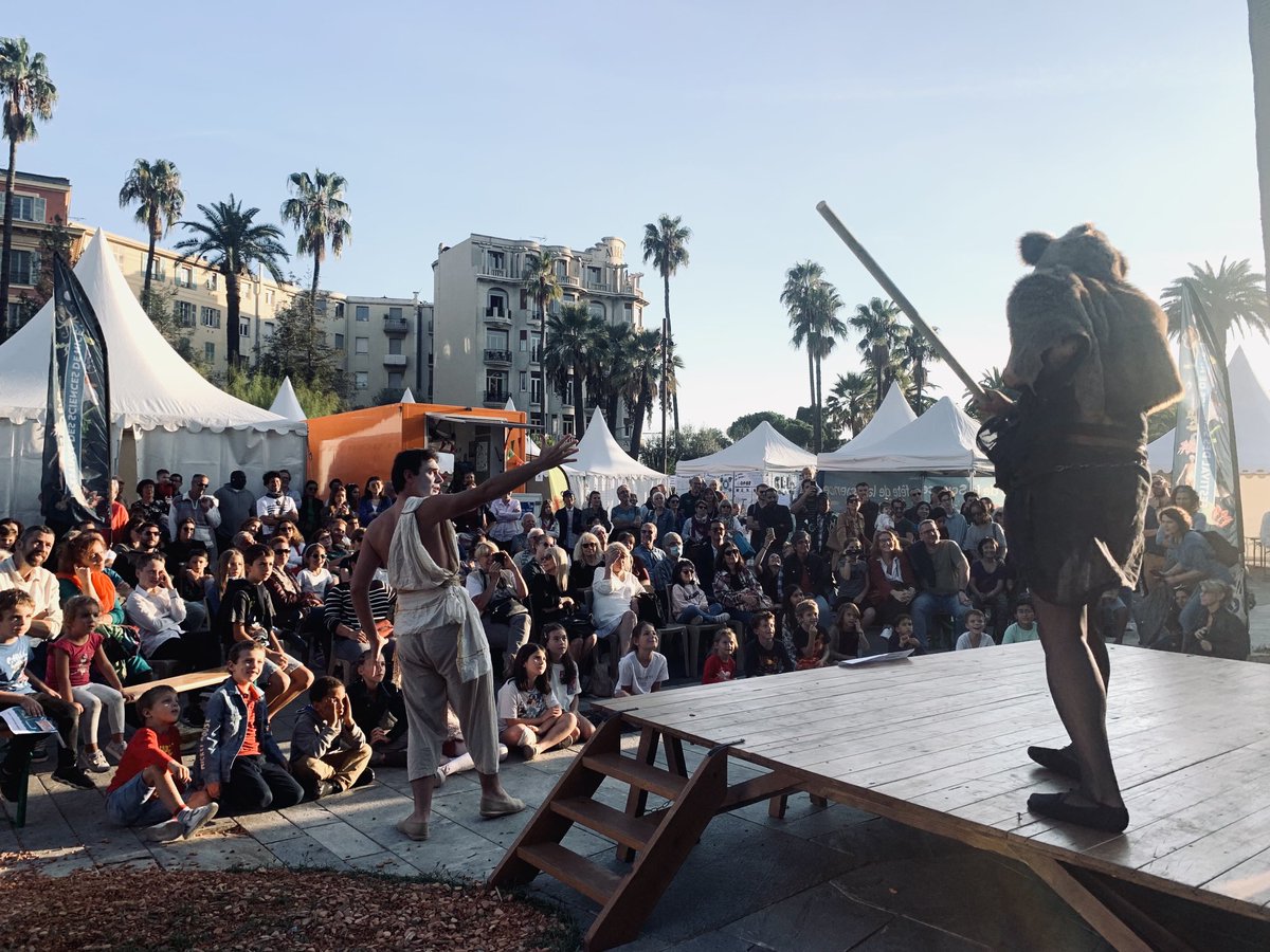 FêteDeLaScience06 (@fetescience06) on Twitter photo Du théâtre et de l’astronomie pour clôturer cette première journée du Festival des Sciences de Nice Belle affluence !! #FDS2022 #FDSSUD @UCAcsti <a href="/VilledeNice/">Ville de Nice</a> <a href="/Univ_CotedAzur/">Université Côte d'Azur</a> <a href="/ObsCoteAzur/">OCA</a> <a href="/EchoSciPaca/">Echosciences Sud Provence-Alpes-Côte d'Azur</a> <a href="/fds_sud/">FDS SUD</a> Du théâtre et de l’astronomie pour clôturer cette première journée du Festival des Sciences de Nice Belle affluence !! #FDS2022 #FDSSUD @UCAcsti <a href="/VilledeNice/">Ville de Nice</a> <a href="/Univ_CotedAzur/">Université Côte d'Azur</a> <a href="/ObsCoteAzur/">OCA</a> <a href="/EchoSciPaca/">Echosciences Sud Provence-Alpes-Côte d'Azur</a> <a href="/fds_sud/">FDS SUD</a>