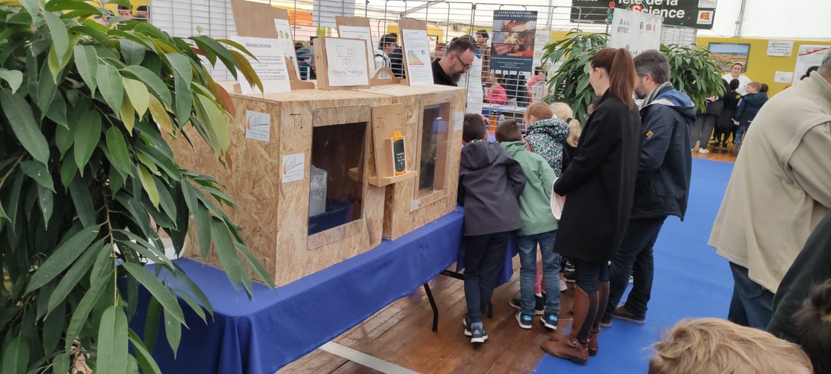 Élèves et professeurs de <a href="/HebertEvreux/">Lycée Augustin Hébert - Evreux</a>  présents pour la <a href="/FeteScience/">Fête de la science</a> à #Evreux . De beaux échanges avec le public ! Merci à tous pour le partage de la passion du métier !
<a href="/dsden27/">DSDEN27</a> @MoncadaFra <a href="/Iutevreux_dir/">IUT Evreux officiel</a>