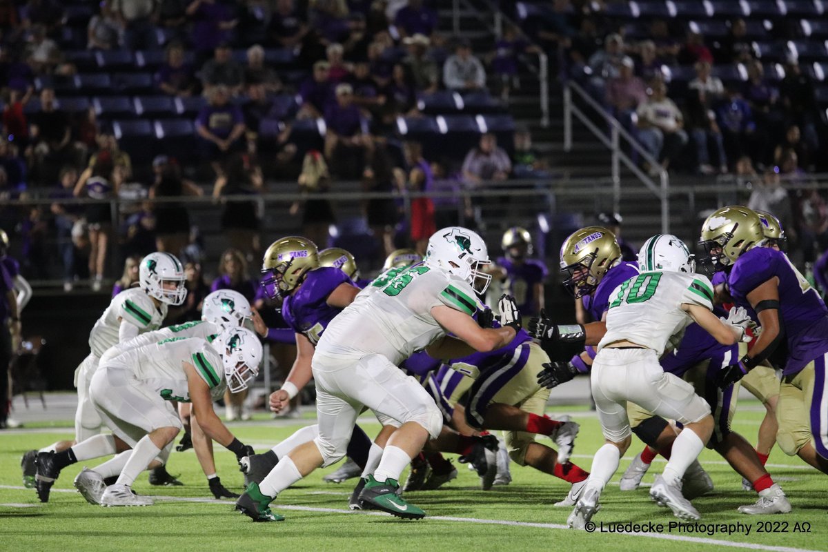 KnoxWard05's tweet photo. Great win for us last night! #4sacks #76 Burnet vs Marble falls https://t.co/qmGXDFfU4J