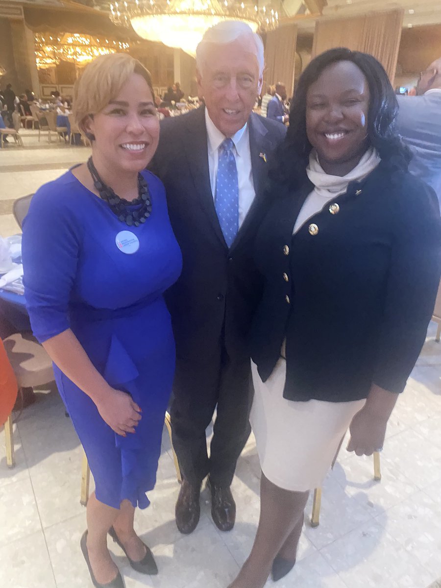 Dyana Forester tweet media