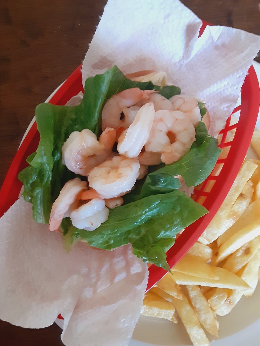 Titmousie2's tweet photo. #shrimprolls
#handcutfrenchfries
happy weekend all!π https://t.co/Piwx7Iqcwr