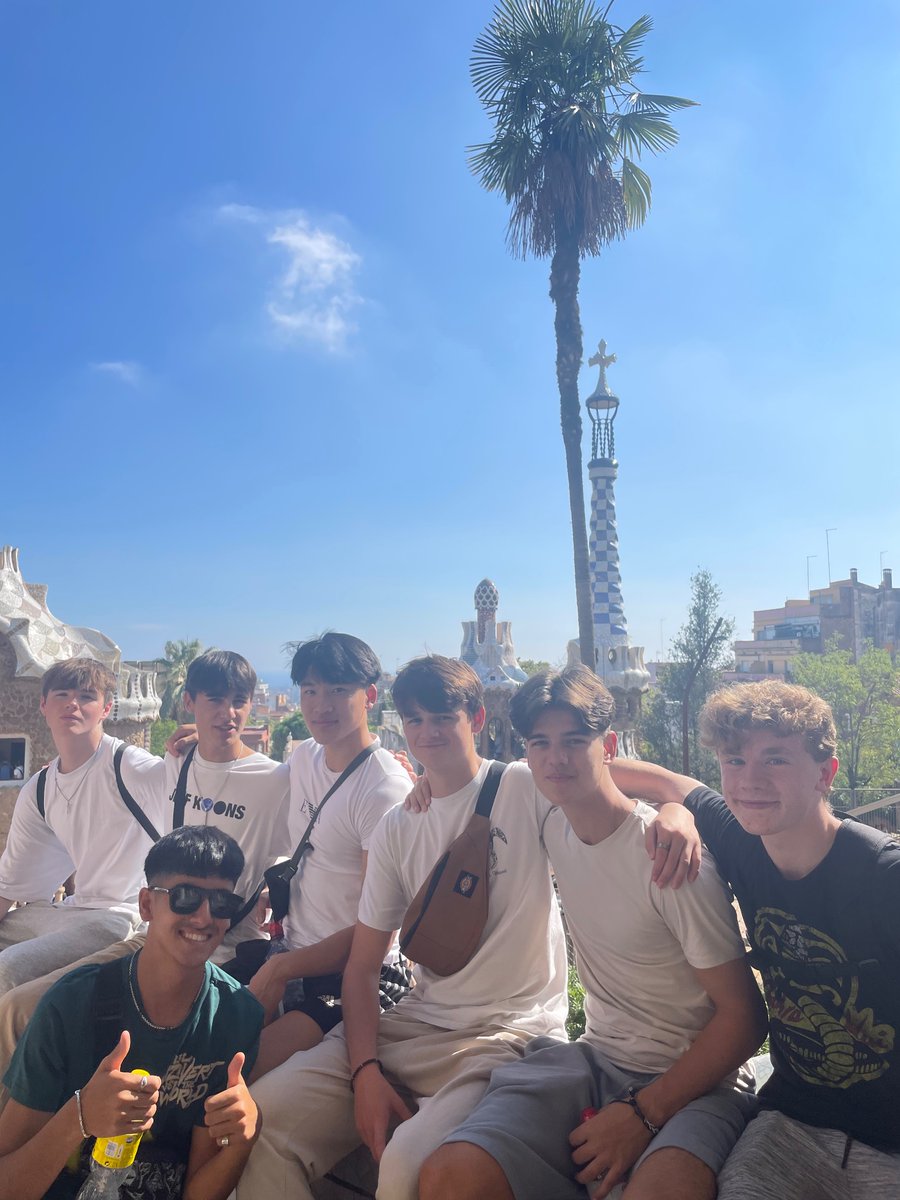 JHGSHW's tweet photo. The GCSE and A level trip to Barcelona is well underway! Everyone is having a great time #BeMoreInvolved https://t.co/vRfBQq6YTh