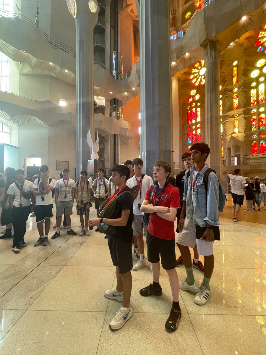JHGSHW's tweet photo. The GCSE and A level trip to Barcelona is well underway! Everyone is having a great time #BeMoreInvolved https://t.co/vRfBQq6YTh