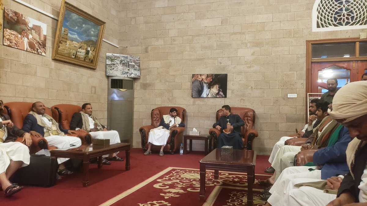 abdulqadermortd's tweet photo. ودعنا اليوم الفريق السعودي الزائر لصنعاء 
فيما استقبلنا فريقنا الوطني الذي قام بزيارة اسرانا في السعودية بعد أن إطلعوا على أحوال الأسرى وإطمئنوا عليهم وكذا تصحيح وتنقيح قوائم الأسماء المختلف عليها.
ونأمل حل بقية الاشكاليات قريباً والوصول إلى تنفيذ اتفاق التبادل. https://t.co/BpOgf8gq3Q
