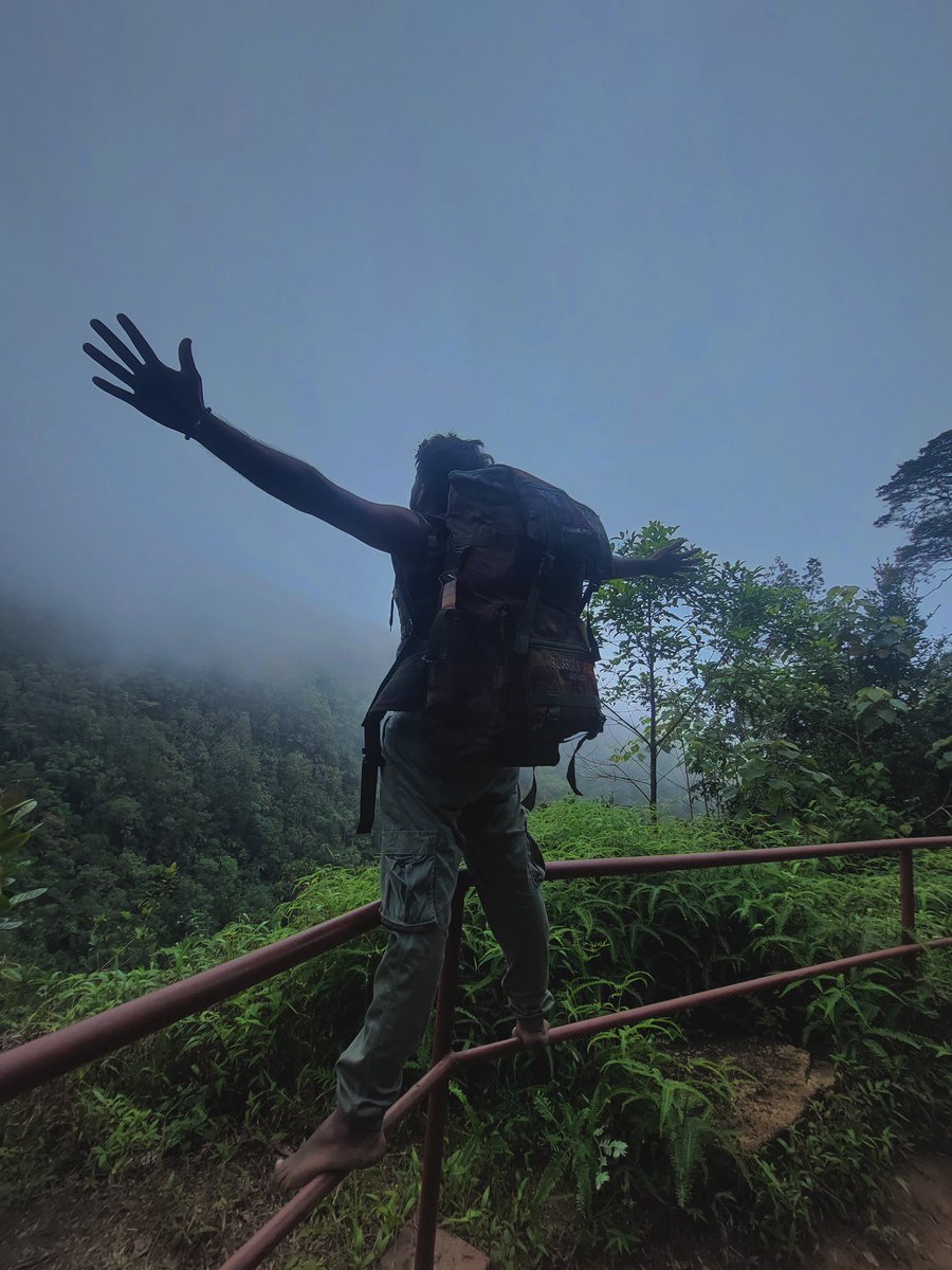 mr_thilina's tweet photo. Mini World's End 🇱🇰
#visitsrilanka #traveling #offseasontravel #miniworldsEnd #srilanka #lka #කැප්ටන්ගේtrip https://t.co/GgeOFzoDlz