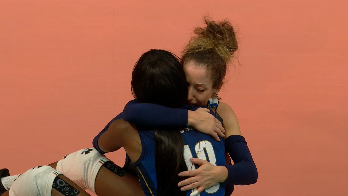 megghydonald's tweet photo. voi criticoni che parlate a vanvera, queste ragazze non ve le meritate proprio 
#italvolley https://t.co/cXRkfTpcFJ