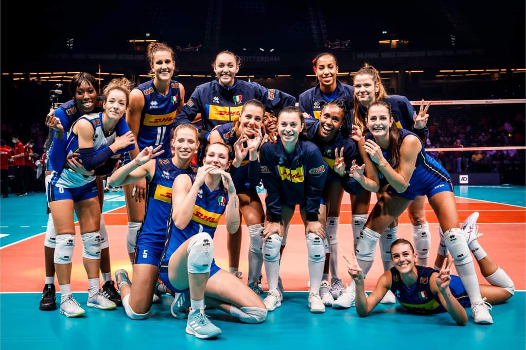 megghydonald's tweet photo. voi criticoni che parlate a vanvera, queste ragazze non ve le meritate proprio 
#italvolley https://t.co/cXRkfTpcFJ